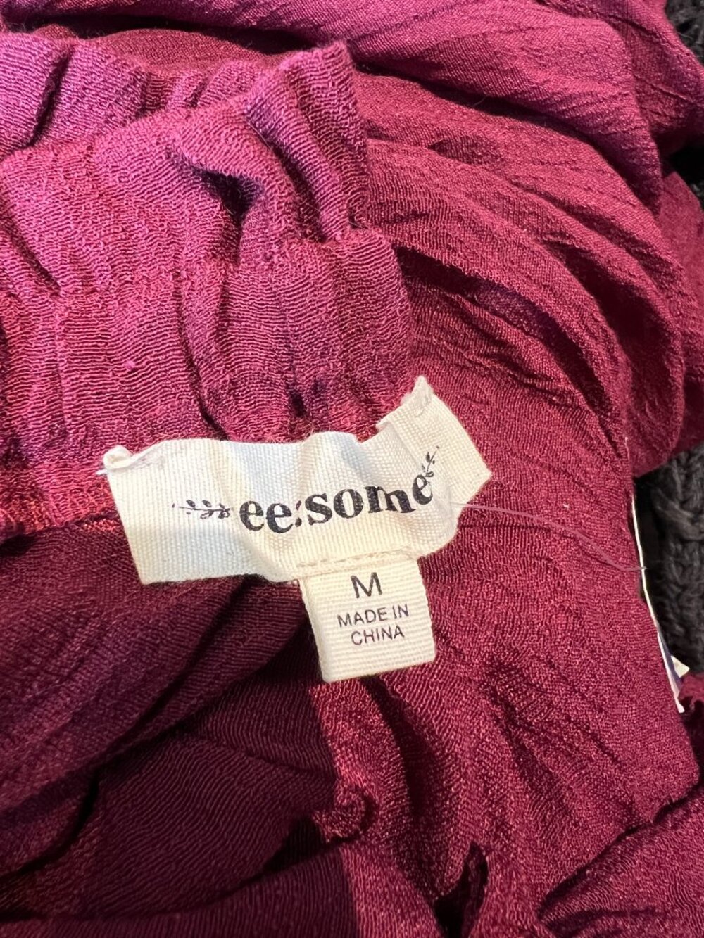 ee:some Merlot Off Shoulder Ruffle Bell Sleeve Top NWT Size M - Picture 4 of 5
